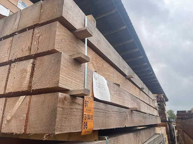 Douglas balken fijnbezaagd 4000x150x150mm (14x) - afbeelding 4 van  4