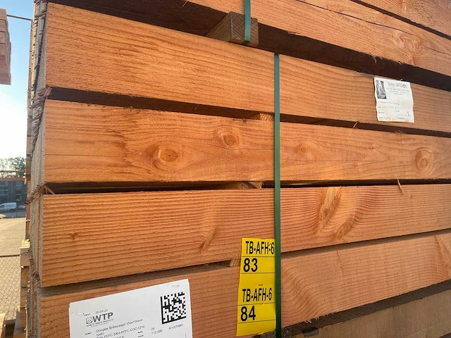 Douglas balken fijnbezaagd 4000x150x150mm (14x) - afbeelding 4 van  4