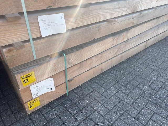 Douglas balken fijnbezaagd 4000x150x150mm (9x) - afbeelding 4 van  4