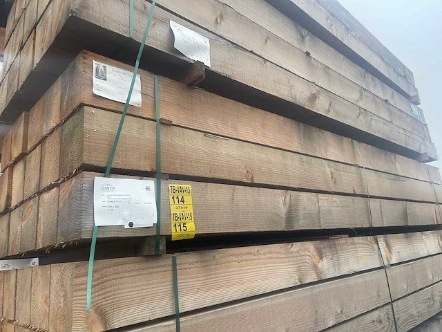 Douglas balken fijnbezaagd 4000x200x200mm (10x) - afbeelding 4 van  4