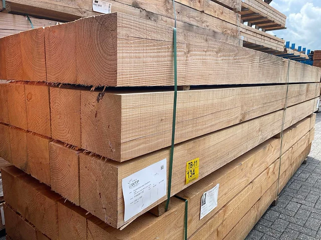 Douglas balken fijnbezaagd 4000x200x200mm (15x) - afbeelding 4 van  4