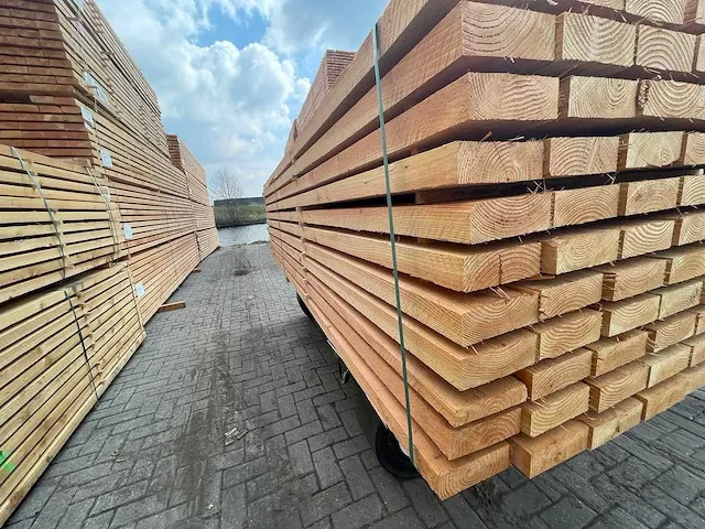 Douglas balken fijnbezaagd 50x150mm, lengte 400cm (42x) - afbeelding 2 van  3