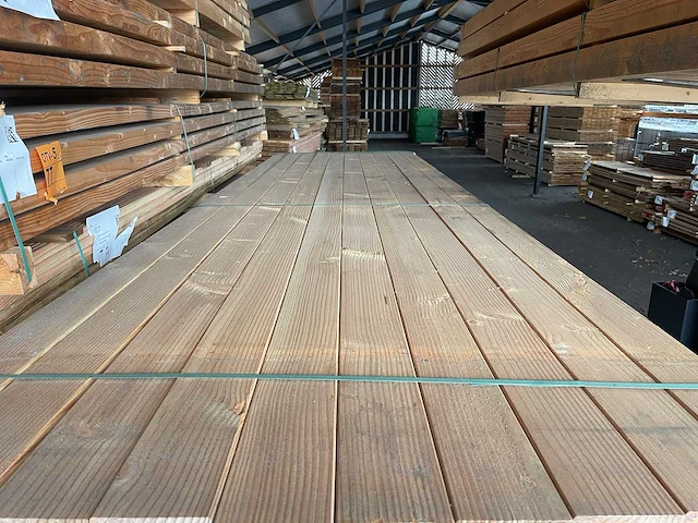 Douglas balken geschaafd 110x110mm, lengte 400cm (20x) - afbeelding 1 van  3