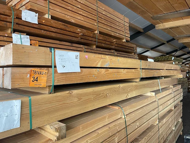 Douglas balken geschaafd 110x110mm, lengte 400cm (20x) - afbeelding 2 van  3