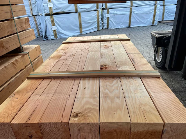 Douglas balken geschaafd 2000x140x140mm (28x) - afbeelding 1 van  3
