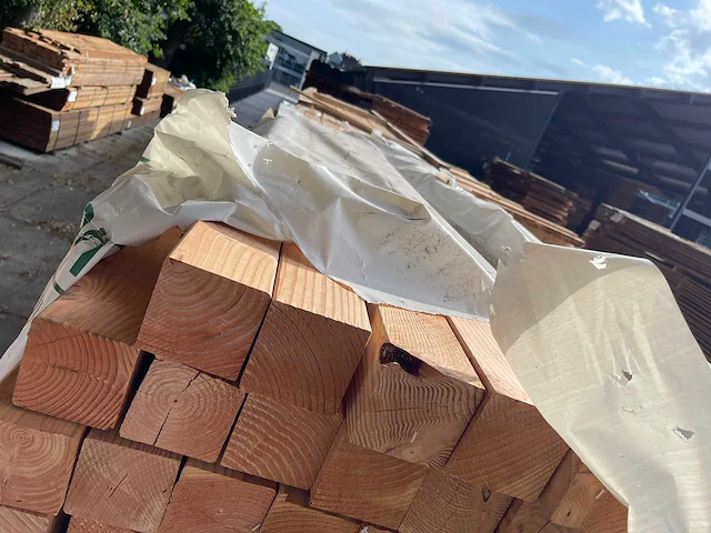Douglas balken geschaafd 3000x90x90mm (51x) - afbeelding 1 van  3
