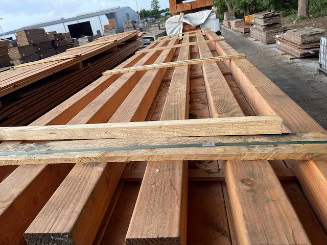 Douglas balken geschaafd 5000x90x90mm (28x) - afbeelding 1 van  3