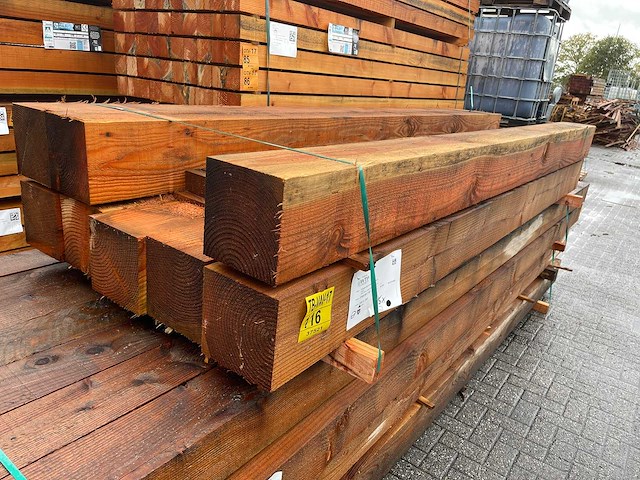 Douglas blaken fijnbezaagd 3000x200x200mm (8x) - afbeelding 4 van  4