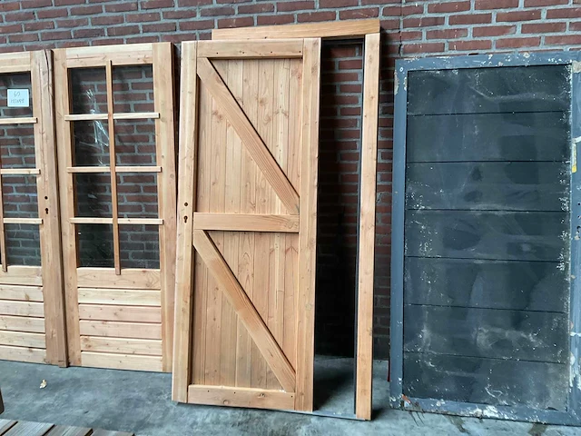 Douglas buitendeur in kozijn 200x90 cm - afbeelding 4 van  5