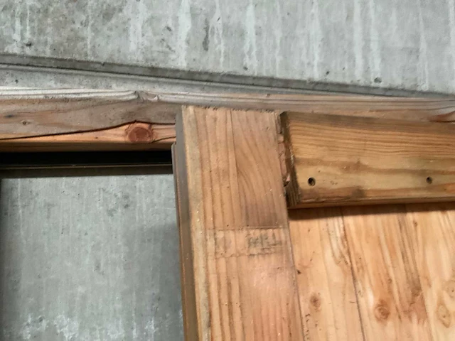 Douglas buitendeur in kozijn 215x110 cm - afbeelding 4 van  6