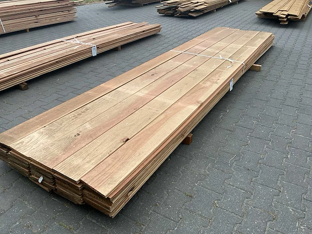 Douglas channelsiding (4000x190x19mm) (43x) - afbeelding 1 van  5