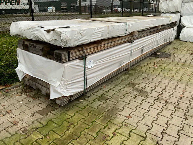 Douglas constructie balken tuinhuis (100x) - afbeelding 1 van  4