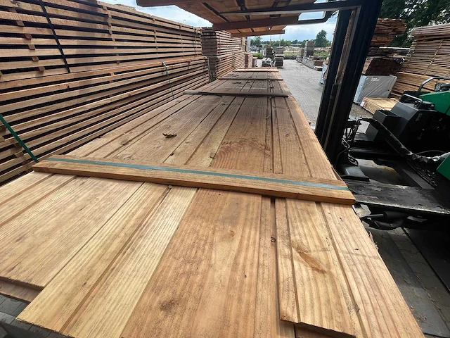 Douglas dakhout planken geschaafd 5000x185x18mm (25x) - afbeelding 1 van  3