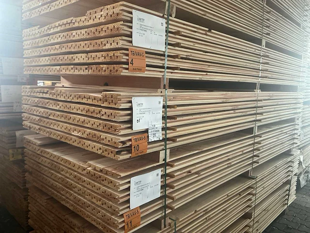 Douglas design- triple- deens profiel, 3000x142x22mm (83x) - afbeelding 4 van  4