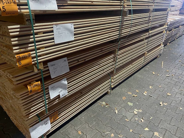 Douglas design- triple- deens profiel 4000x142x22mm (111x) - afbeelding 4 van  4