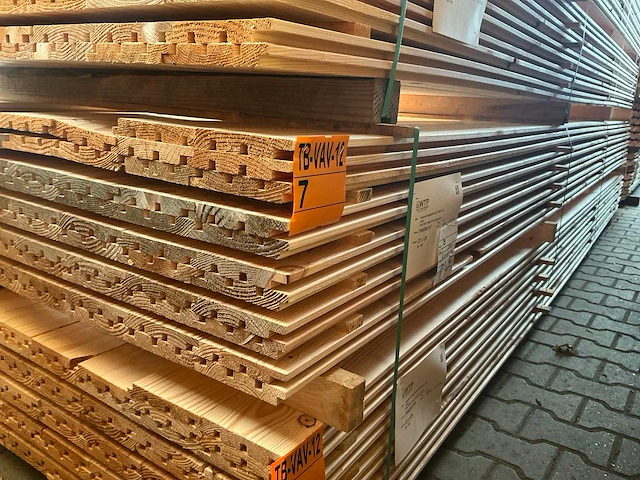 Douglas design- triple- deens profiel, 4000x142x22mm (84x) - afbeelding 4 van  4