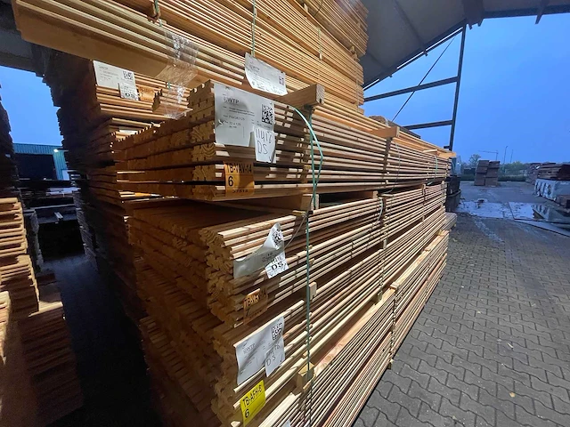 Douglas design- triple- deens profiel 4000x142x22mm (84x) - afbeelding 4 van  4