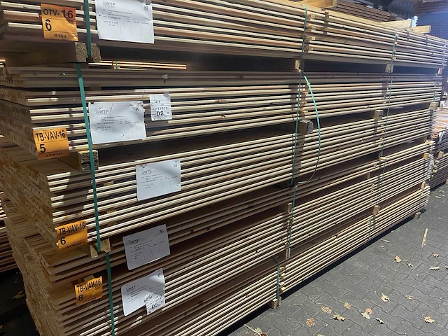 Douglas design- triple- deens profiel 4000x142x22mm (84x) - afbeelding 4 van  4