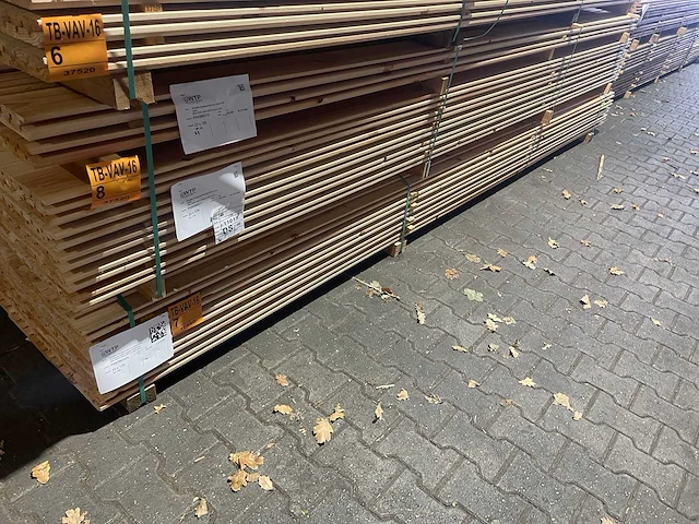 Douglas design- triple- deens profiel 4000x142x22mm (84x) - afbeelding 4 van  4