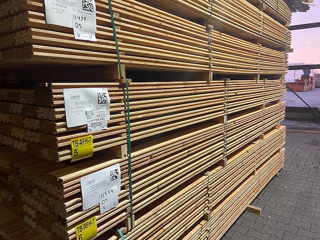 Douglas design- triple- deens profiel 4000x142x22mm (84x) - afbeelding 4 van  4