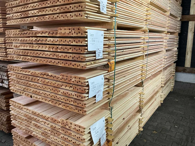 Douglas design tripple deens profiel 22x142mm, lengte 400cm (168x) - afbeelding 4 van  4