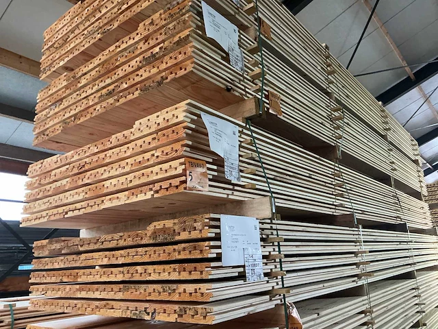 Douglas design tripple deens profiel 22x142mm, lengte 400cm (84x) - afbeelding 4 van  4