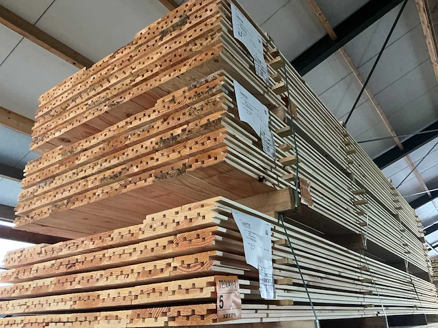 Douglas design tripple deens profiel 22x142mm, lengte 400cm (84x) - afbeelding 4 van  4