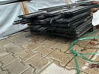 Douglas design tripple deens profiel zwart gespoten 22x142mm, lengte 500cm (70x) - afbeelding 1 van  3
