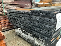 Douglas design tripple deens profiel zwart gespoten 22x142mm, lengte 500cm (75x) - afbeelding 2 van  3