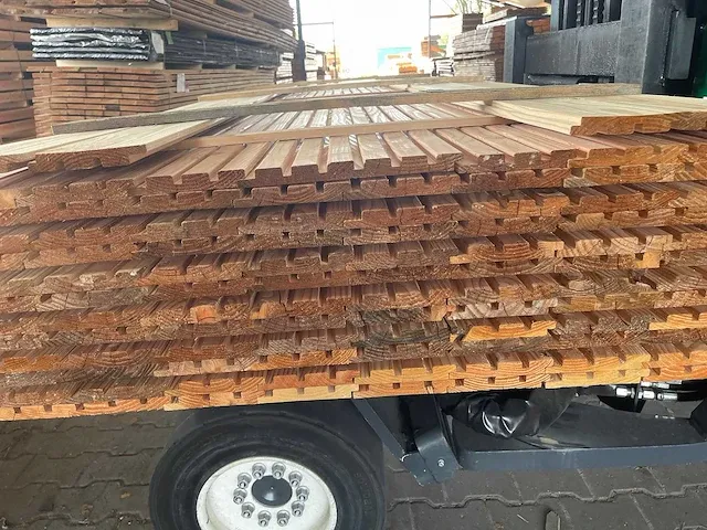 Douglas design/tripple/deens rabat 22x129mm, lengte 300cm (84x) - afbeelding 3 van  3