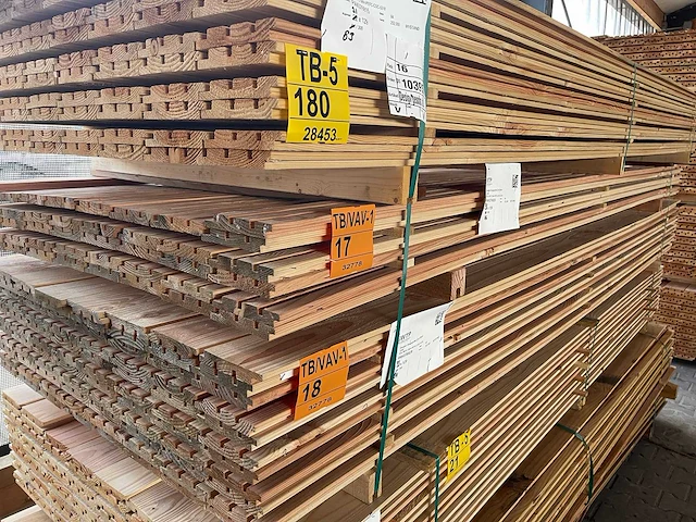 Douglas design/tripple/deens rabat 22x142mm, lengte 300cm (46x) - afbeelding 4 van  4