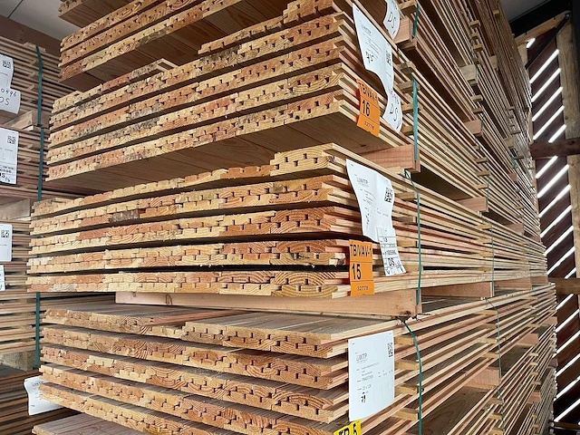 Douglas design/tripple/deens rabat 22x142mm, lengte 400cm (74x) - afbeelding 4 van  4