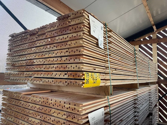 Douglas design/tripple/deens rabat 22x142mm, lengte 400cm (80x) - afbeelding 4 van  4
