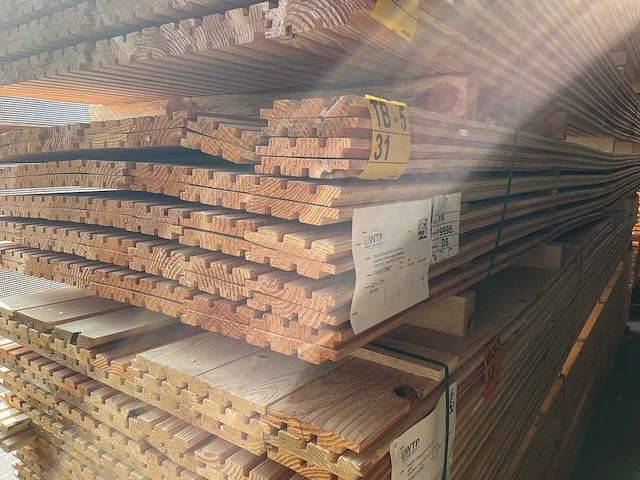 Douglas design/tripple/deens rabat 22x142mm, lengte 500cm (84x) - afbeelding 4 van  4