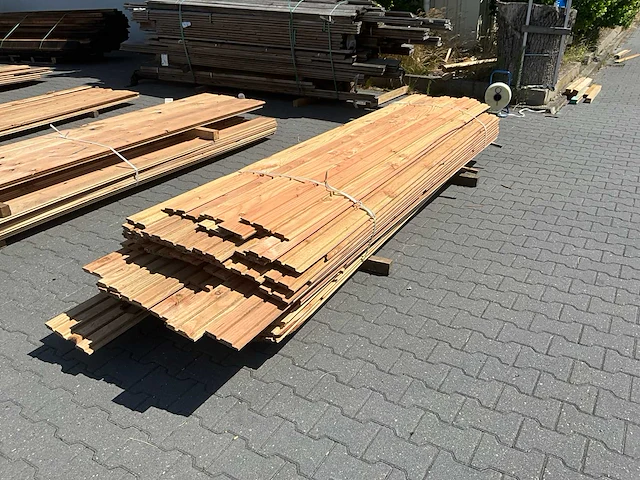 Douglas dubbel rhombus (3100x140x19mm) (115x) - afbeelding 1 van  4