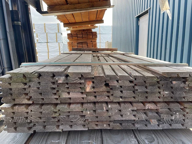 Douglas dubbele rhombus 3000x123x25mm (85x) - afbeelding 3 van  3