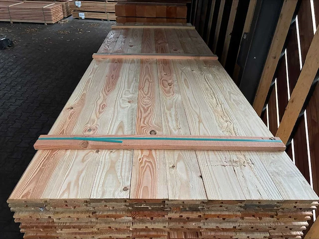 Douglas dubbele rhombus 3000x125x20mm (84x) - afbeelding 1 van  4