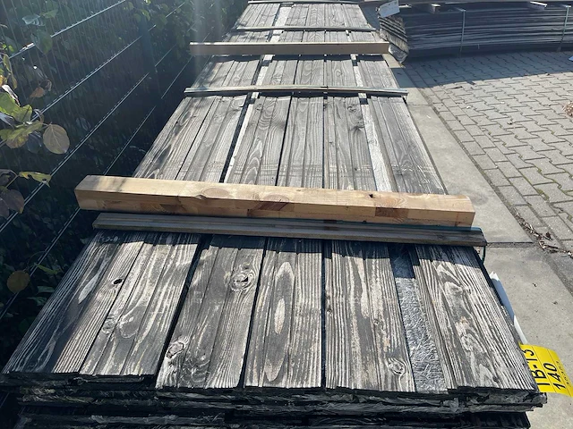 Douglas dubbele rhombus profiel 4000x140x25mm (104x) - afbeelding 1 van  3