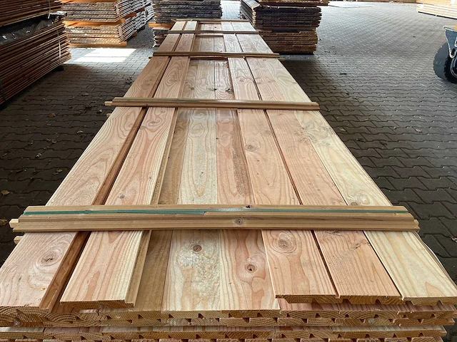 Douglas dubbele rhombus profiel 4000x140x25mm (60x) - afbeelding 1 van  4