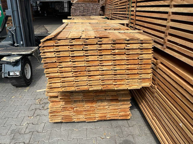 Douglas halfhoutsrabat 4000x130x18mm (168x) - afbeelding 3 van  3