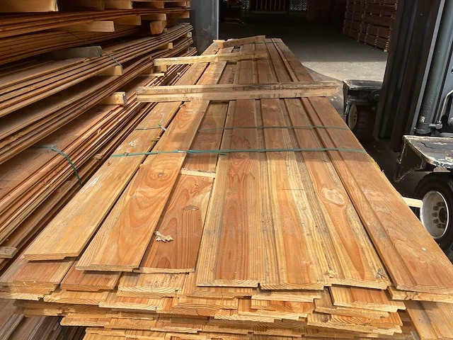 Douglas halfhoutsrabat 5000x130x18mm (111x) - afbeelding 1 van  3