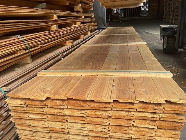 Douglas halfhoutsrabat 5000x130x18mm (168x) - afbeelding 1 van  3
