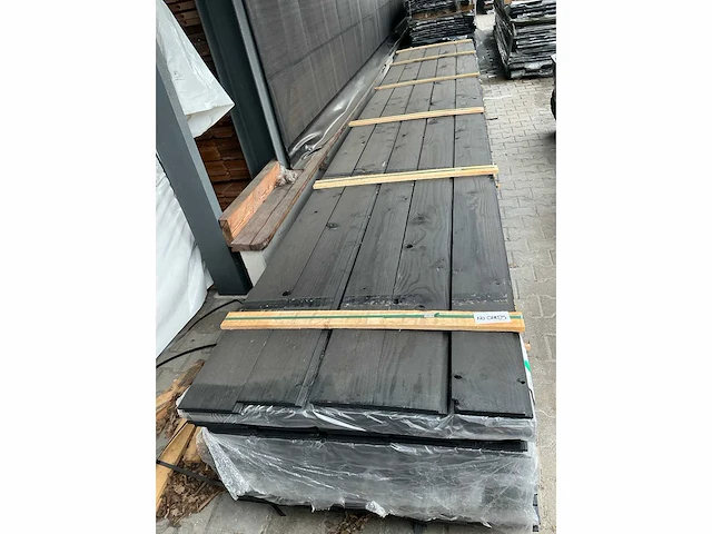 Douglas halfhoutsrabat zwart gespoten 18x185mm, lengte 600cm (30x) - afbeelding 2 van  3