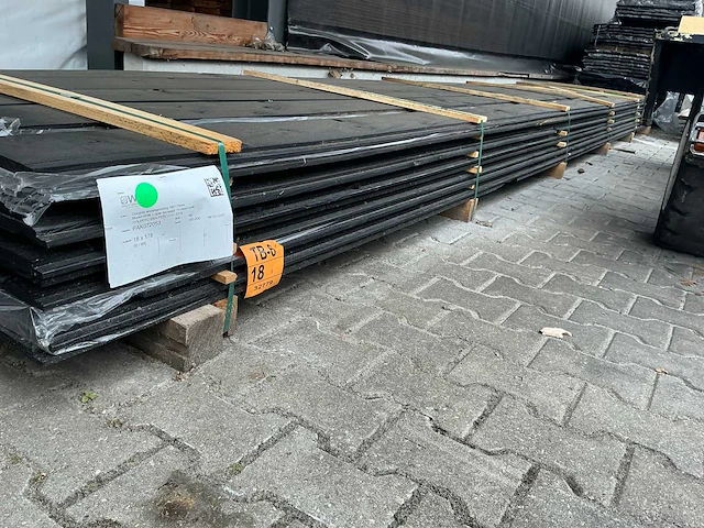 Douglas halfhoutsrabat zwart gespoten 18x185mm, lengte 600cm (50x) - afbeelding 1 van  3