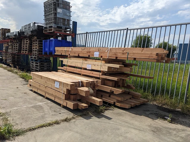 Douglas houten balken ca. 250-400cm lang - afbeelding 1 van  11