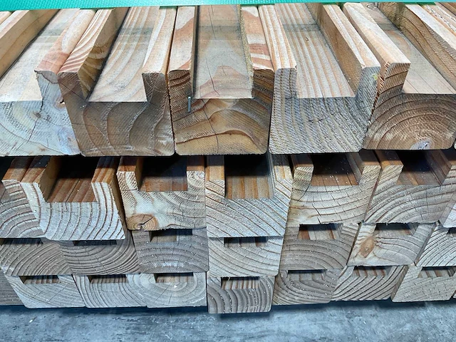 Douglas paal met gleuf geschaafd 190x6,5x6,5 cm (90x) - afbeelding 7 van  7