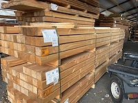 Douglas palen geschaafd 90x90mm, lengte 500cm (40x) - afbeelding 2 van  3