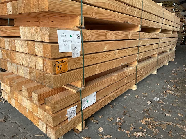 Douglas palen geschaafd 90x90mm, lengte 500cm (40x) - afbeelding 2 van  3