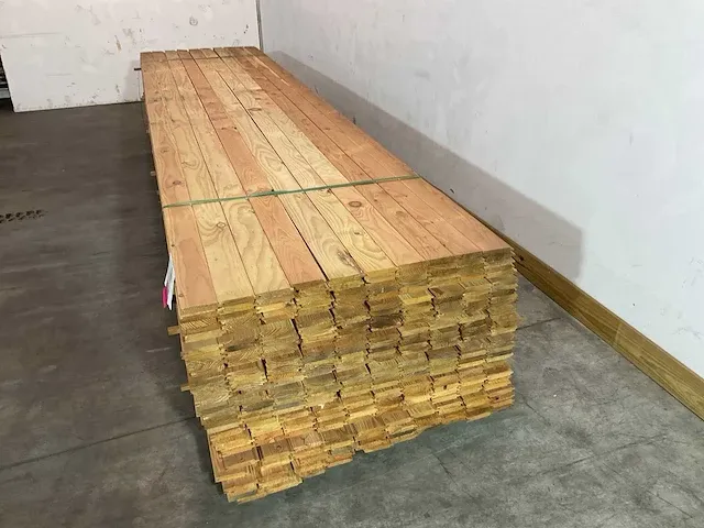 Douglas plank - met mes en groef 400x9,5x1,8 cm (100x) - afbeelding 2 van  7