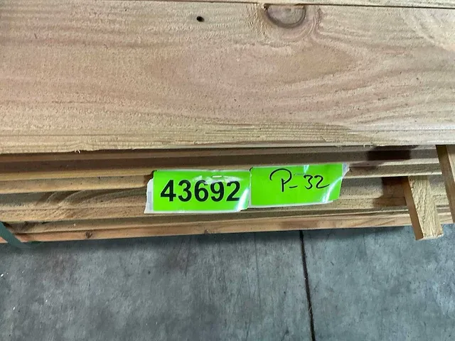 Douglas plank - met mes en groef 450x11,5x1,7 cm (40x) - afbeelding 6 van  6